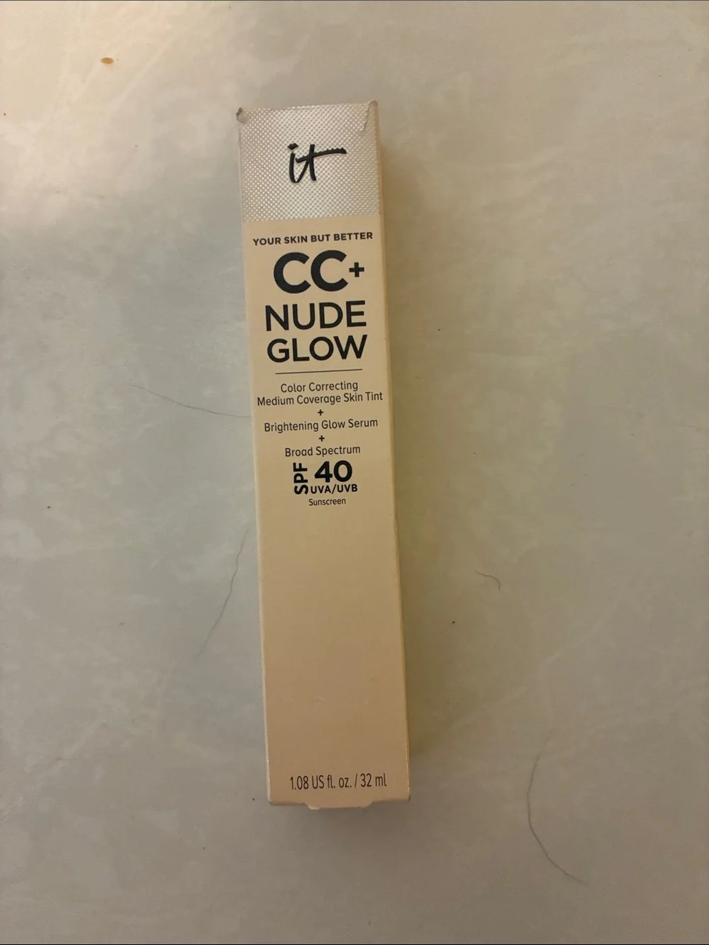it cosmetics CC+ Nude Glow Skin Tint - Nude Glow (Beige)